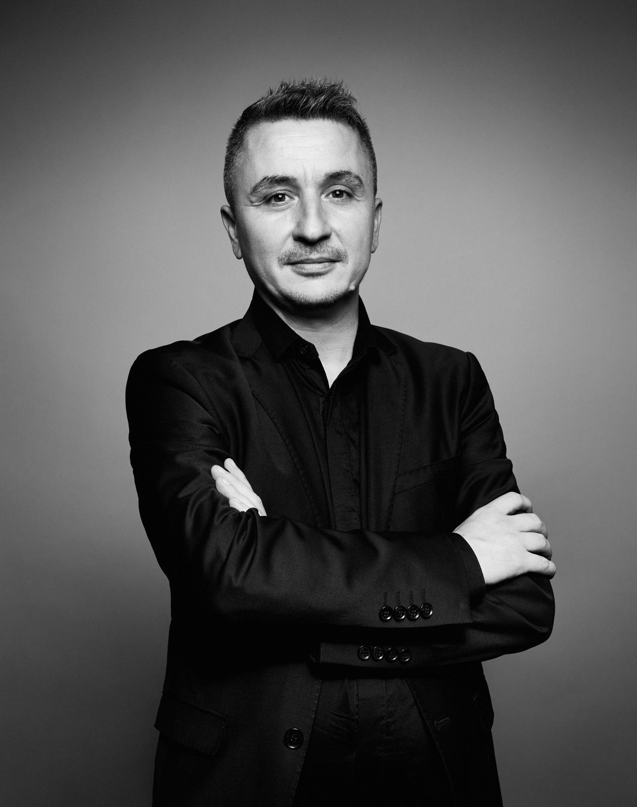 Portrait of Alex Nikolov